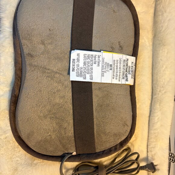 Homedics 3D Shiatsu & Vibration Massage Pillow w/Heat - Picture 3 of 4